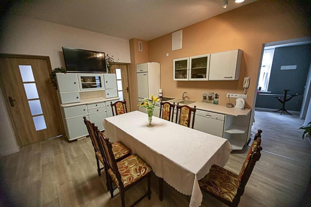 Apartament Rynek Leśna Eksteriør billede